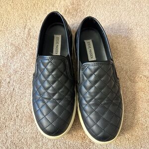 Steve Madden Black Quilted Loafers